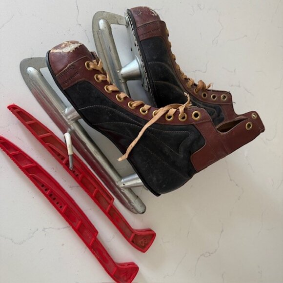 Vintage Brunswick Leather Ice Skates •1940s Two-Tone •Rustic Cabin Winter Decor - Picture 2 of 9